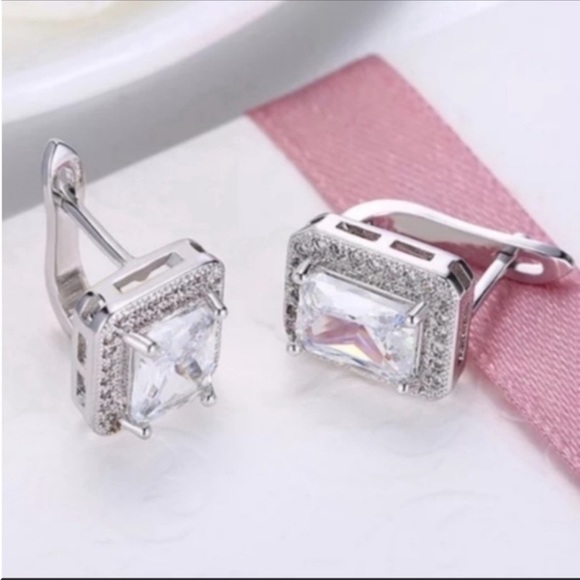 Jewelry - Square cubic zirconia earrings